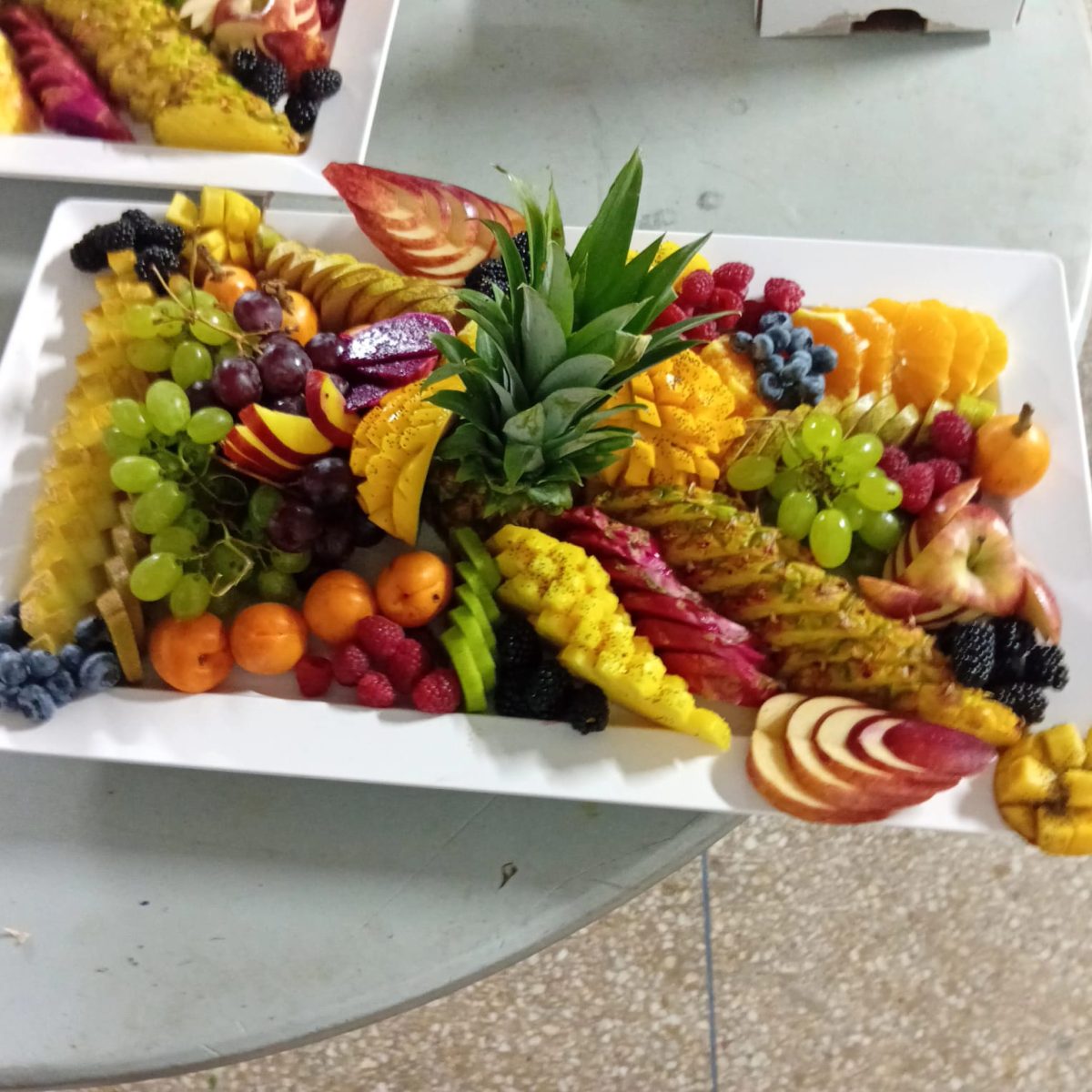 Plateau de fruits frais sculptés