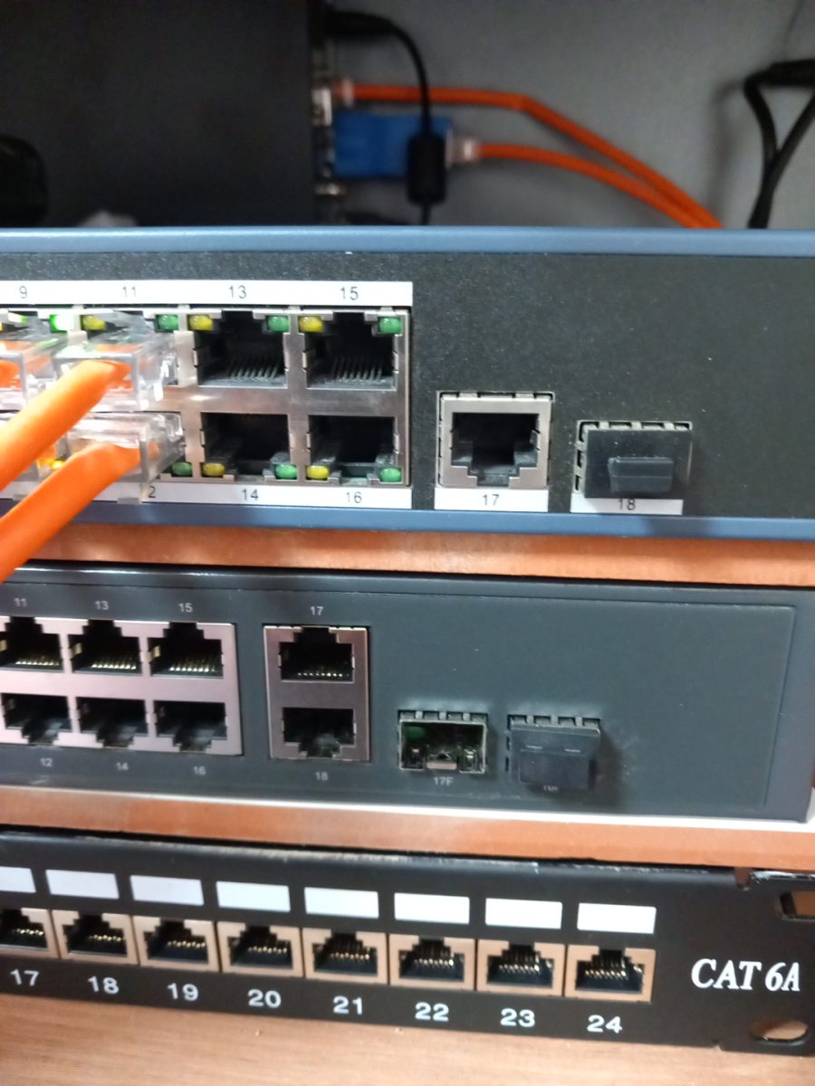 Baie de brassage réseau : switchs et panneau de brassage CAT 6A