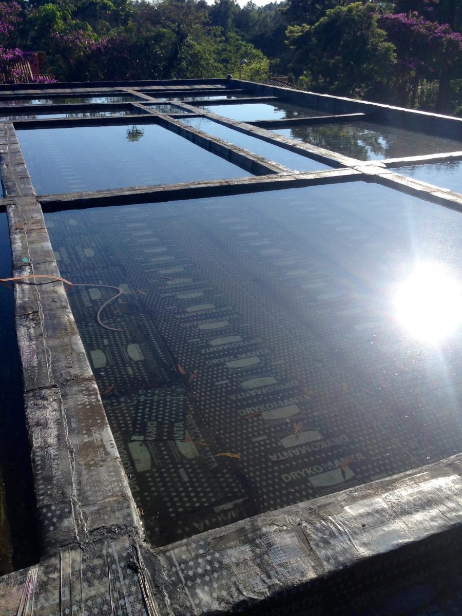 Test d'étanchéité par mise en eau d'une toiture-terrasse