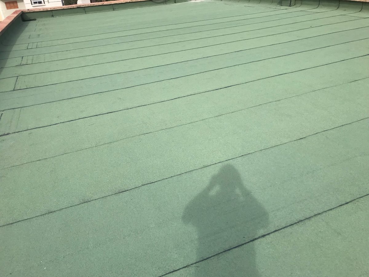 Terrasse etancheifiée par membrane bitumineuse verte