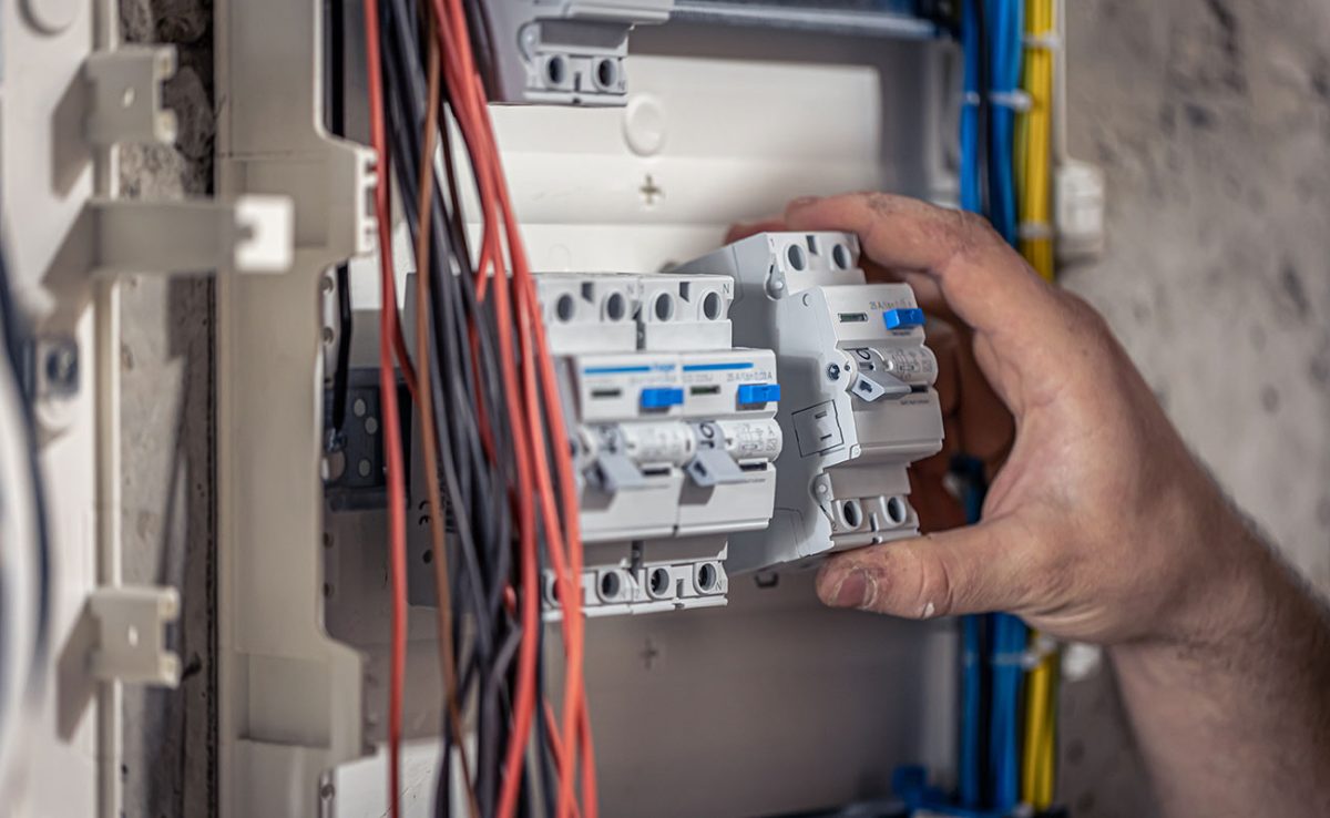 Remplacement d'un interrupteur differentiel dans un coffret