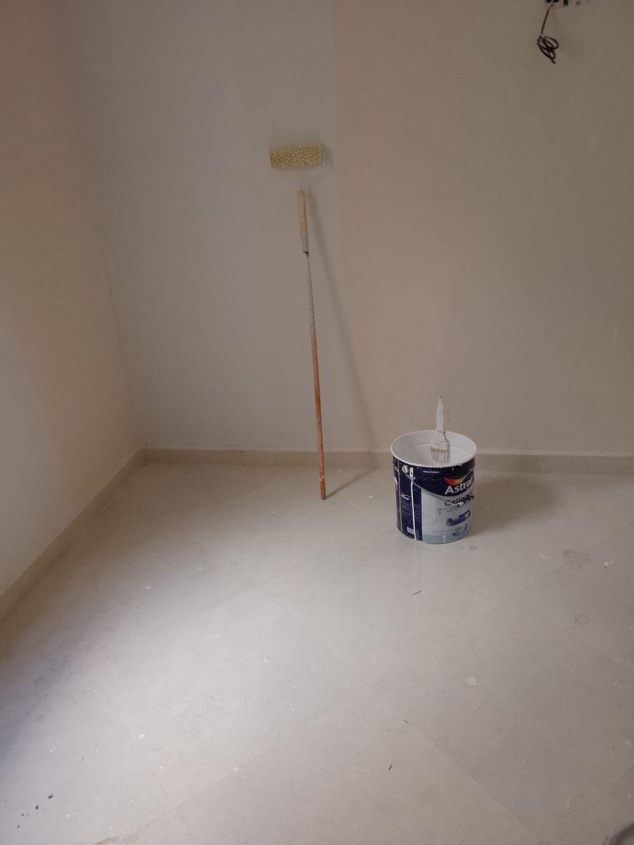 Chambre peinte en blanc