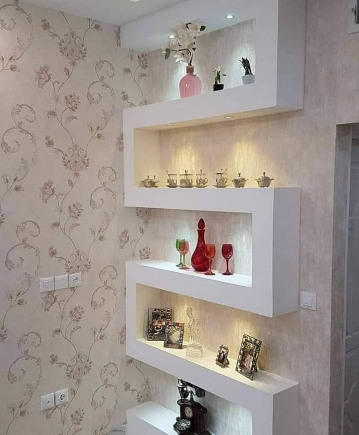 Niche murale en plâtre à étagères rétroéclairées LED