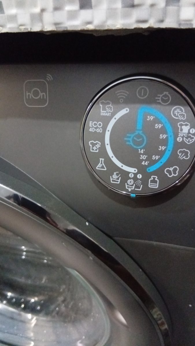 Écran de commande d'un lave-linge connecté