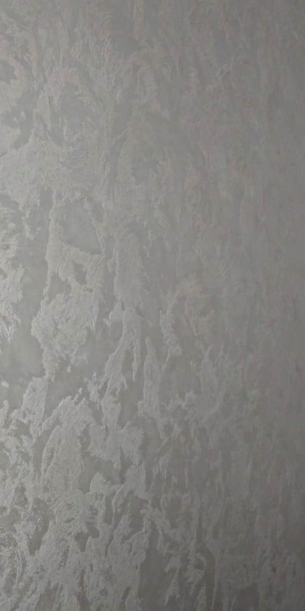 Mur en enduit décoratif gris à effet spatule et nuage
