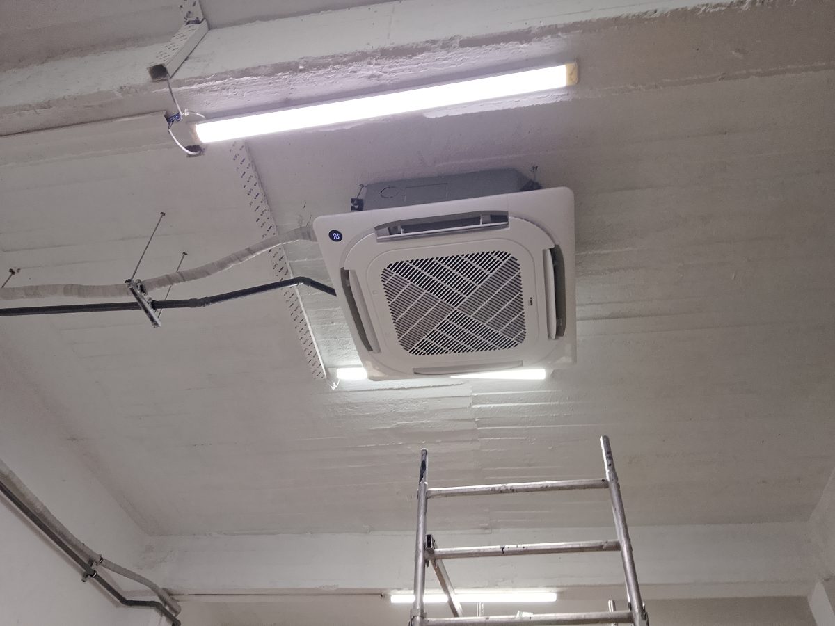 Mise en service d'un groupe de climatisation avec pompe à vide
