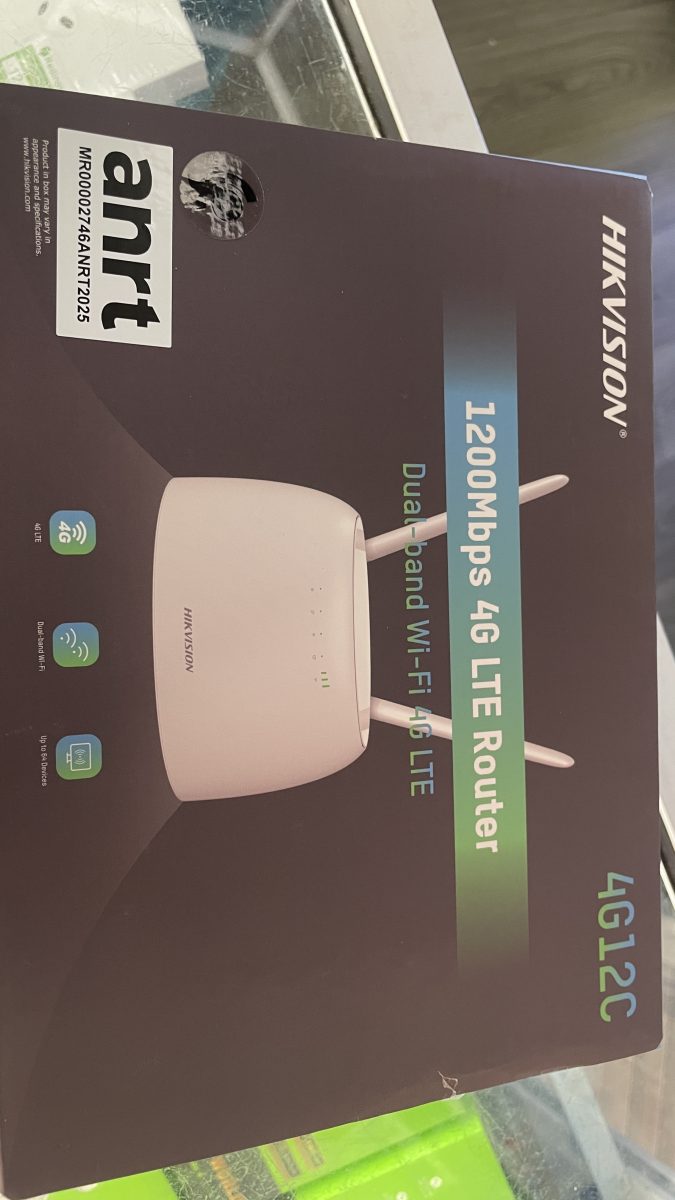 Boîte d'un routeur 4G LTE Wi-Fi bi-bande