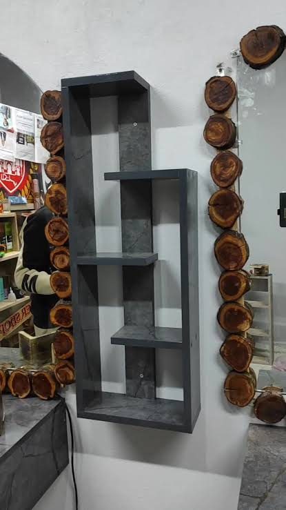 Étagère murale en bois effet béton gris à niches