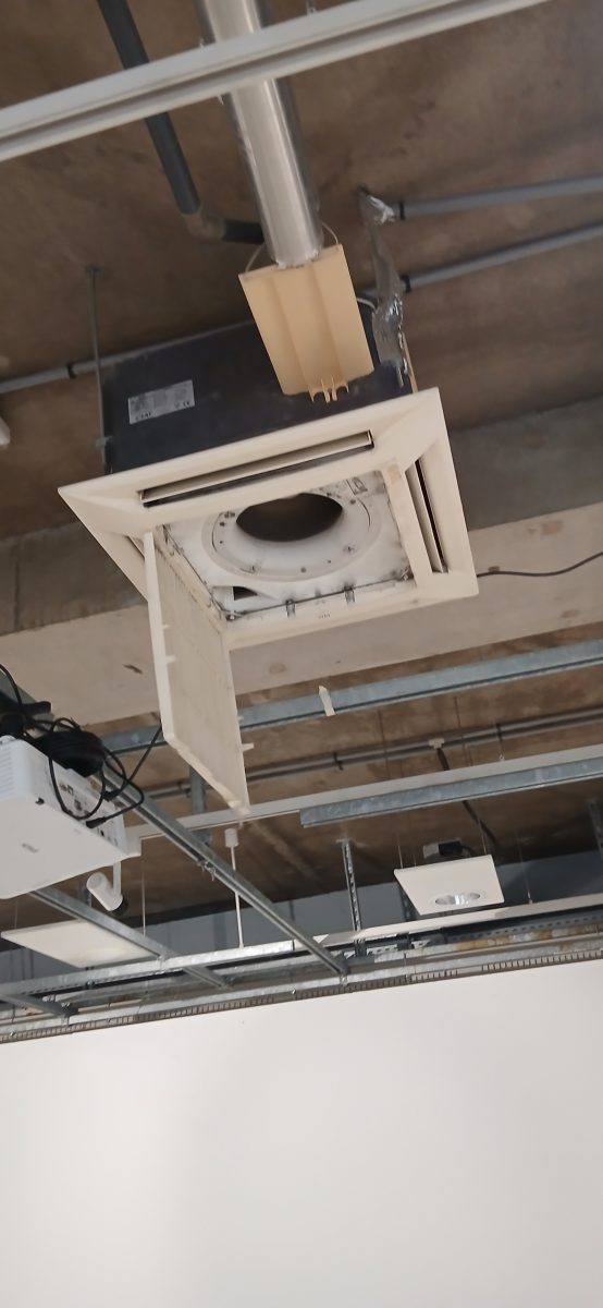 Cassette de climatisation encastrée en depose pour entretien