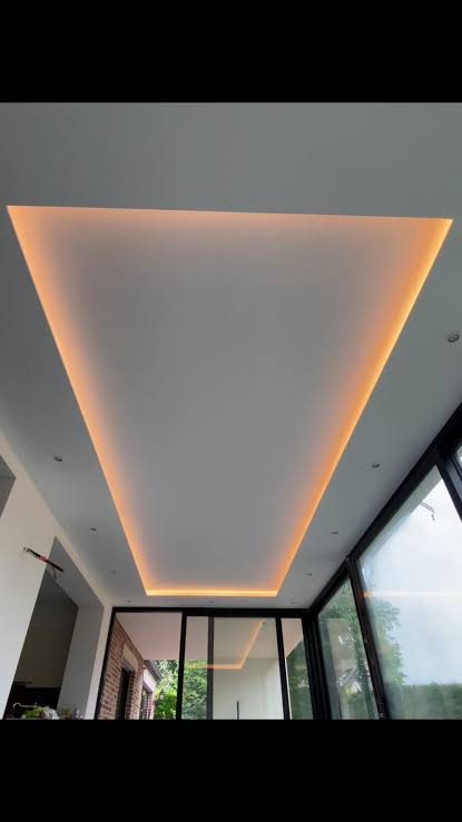 Faux plafond plâtre à LED orangée