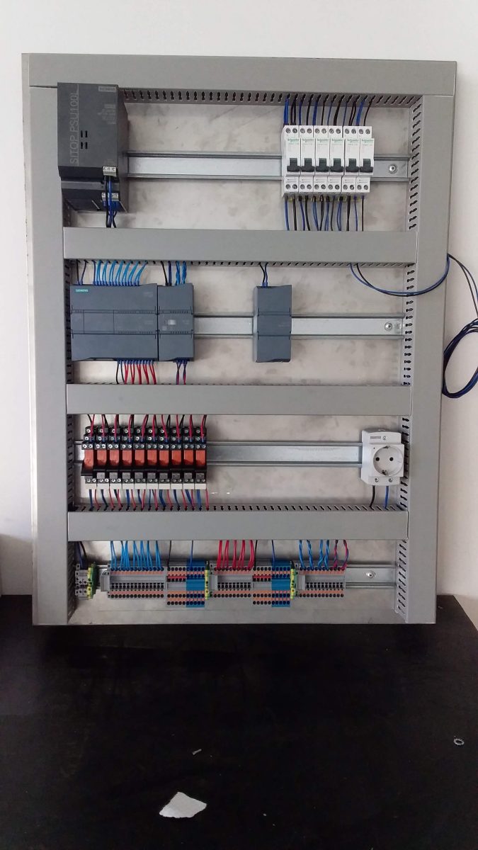 Petite armoire de commande automate