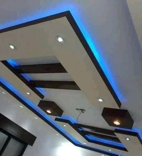Faux plafond plâtre à LED bleu
