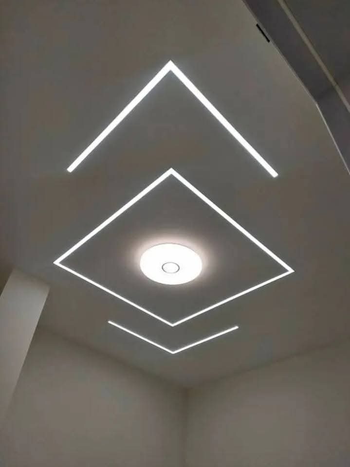 Faux plafond plâtre à losanges LED