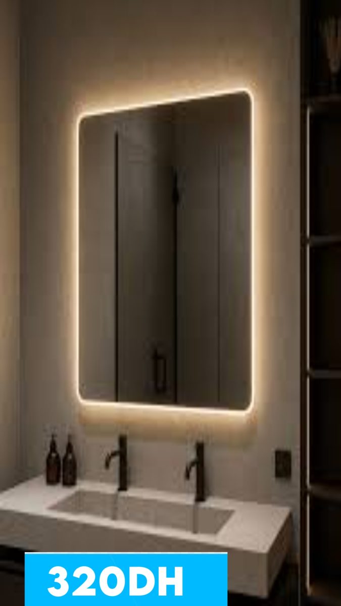 Miroir de salle de bain rectangulaire rétro-éclairé LED