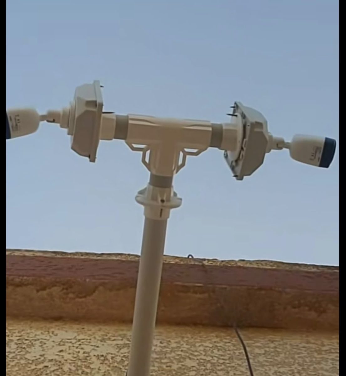 Caméras de surveillance sur mat