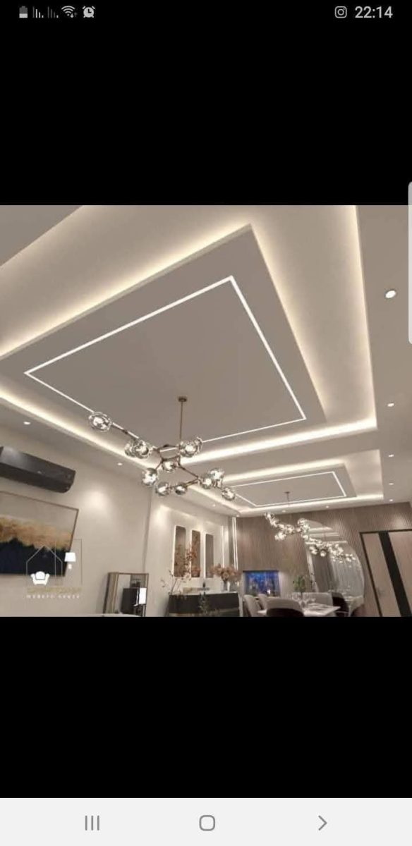 Faux plafond à cadre à lignes LED et gorge, séjour