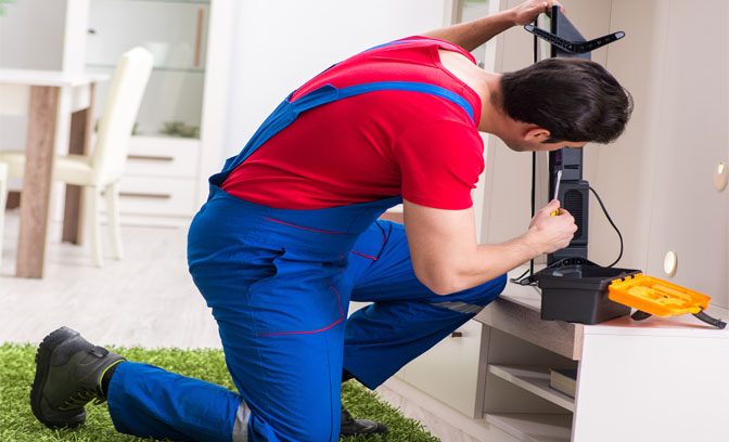 Technicien en réparation électronique
