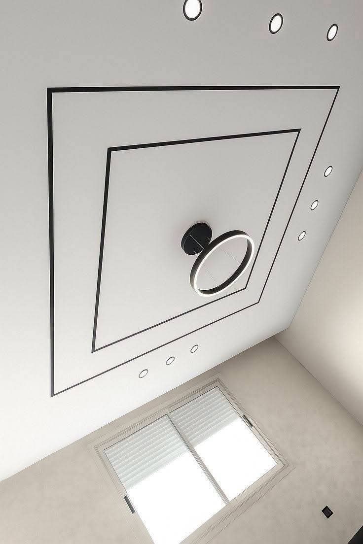 Faux plafond à cadres concentriques à liseret noir et anneau LED