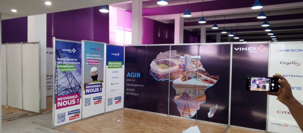 Stand d'exposition professionnel dans un salon