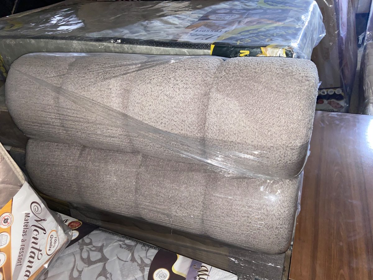 Matelas à ressort emballes en atelier