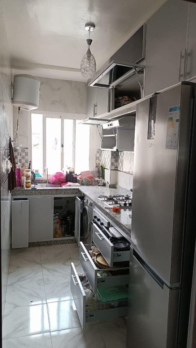 Cuisine en aluminium gris