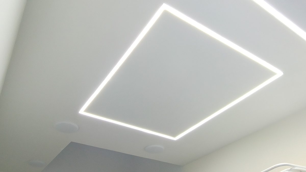 Faux plafond carré lumineux
