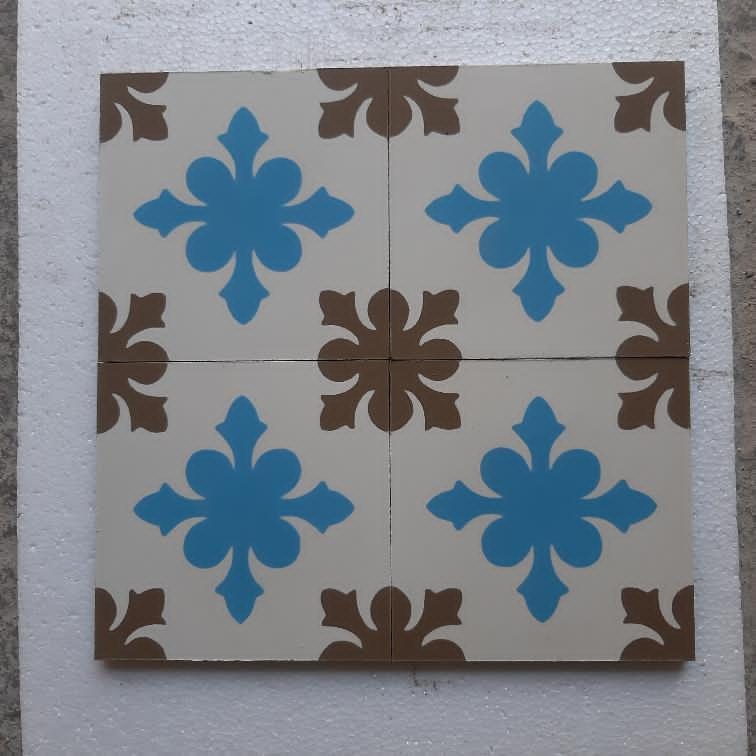 Carreaux de ciment à fleur de lys a Meknes