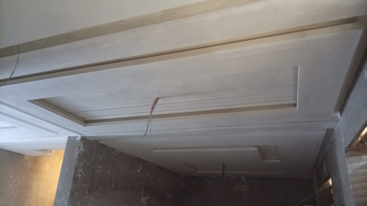 Faux plafond plâtre à corniche