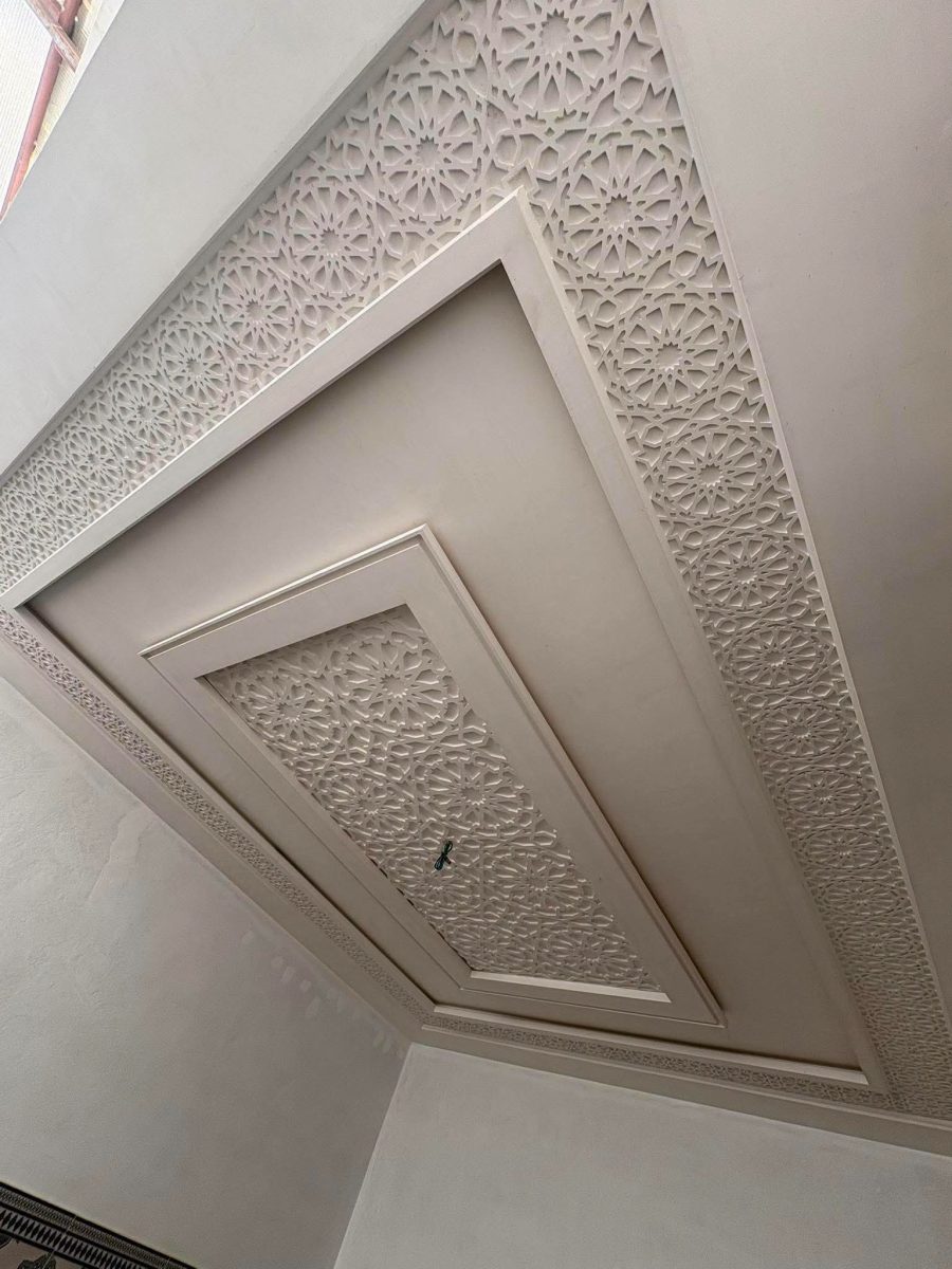 Plafond en plâtre arabesque ajouré