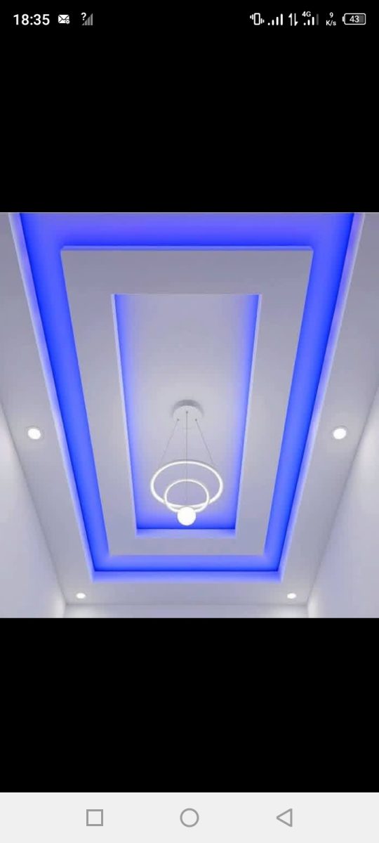 Faux plafond plâtre à LED bleu