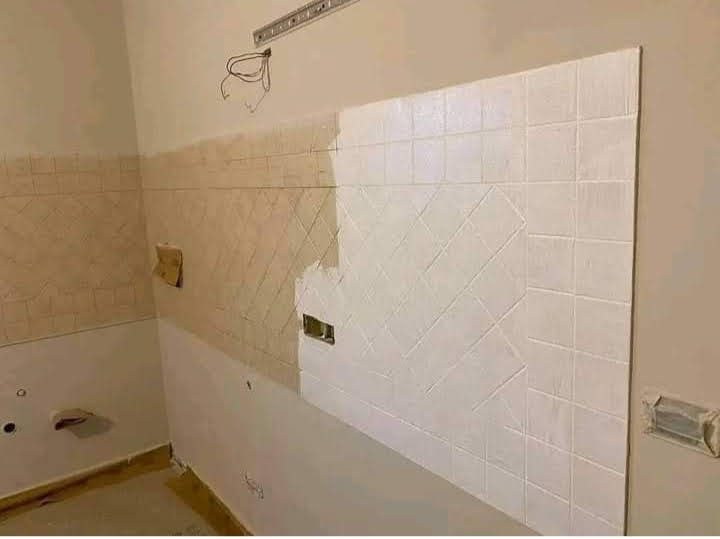 Habillage mural blanc en cours
