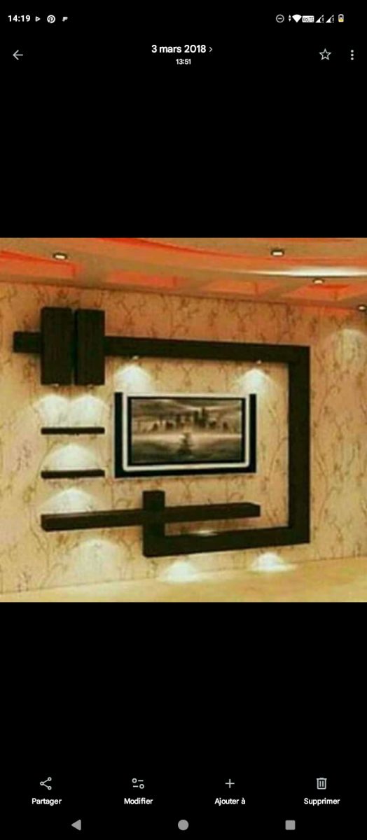 Mur TV marbre et faux plafond à LED