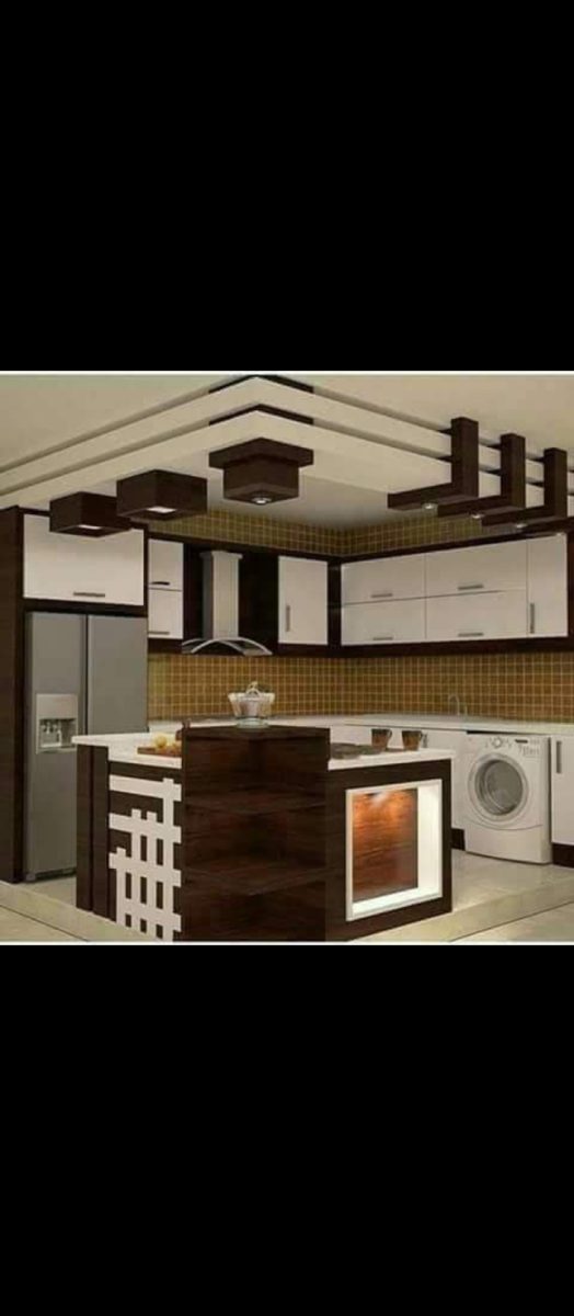 Cuisine ouverte avec faux plafond à poutres