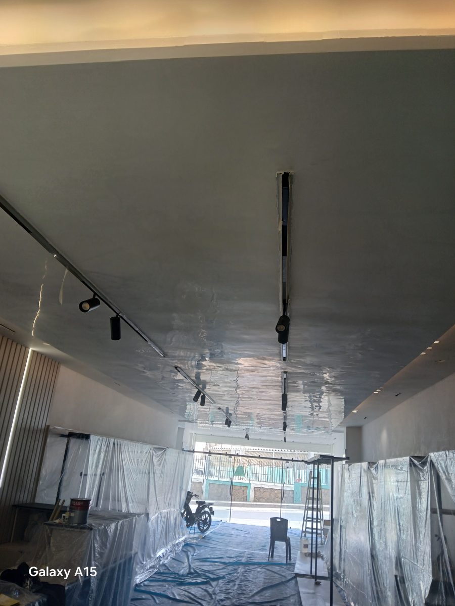 Local commercial en cours de finition