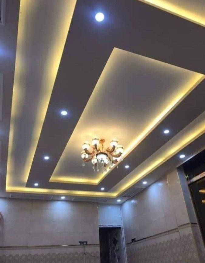Faux plafond en plâtre multi-niveaux à lustre