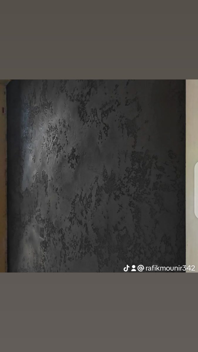 Enduit décoratif anthracite texturé