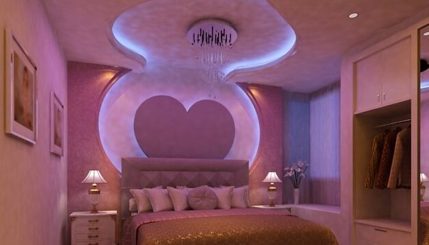 Chambre à faux plafond arrondi et tête de lit en cœur