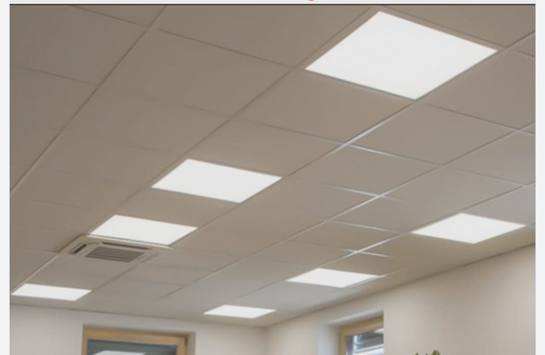 Plafond suspendu à dalles lumineuses LED