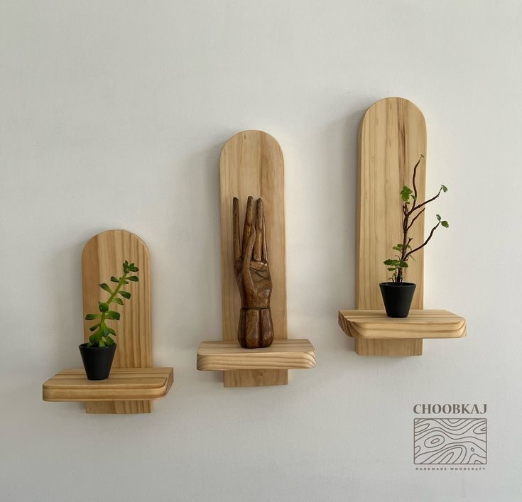 Appliques murales en bois massif à tablette