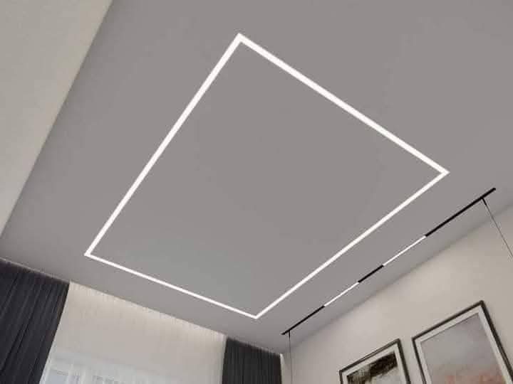 Faux plafond gris à cadre lumineux LED