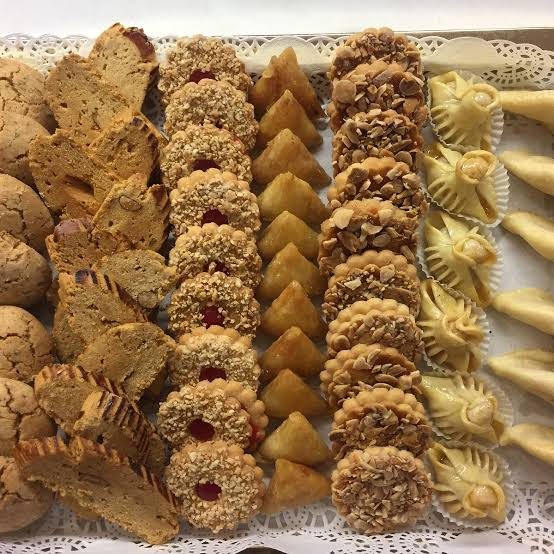 Plateau de pâtisseries marocaines assorties