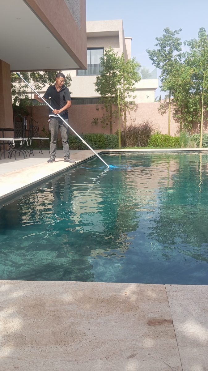 Local technique de piscine à pompe et filtre à sable