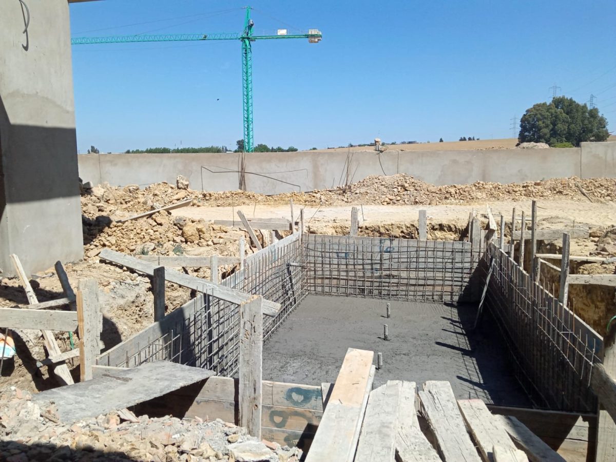 Fondations en béton armé sur un chantier