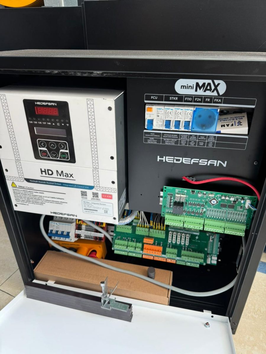 Armoire de commande d'ascenseur à variateur de fréquence
