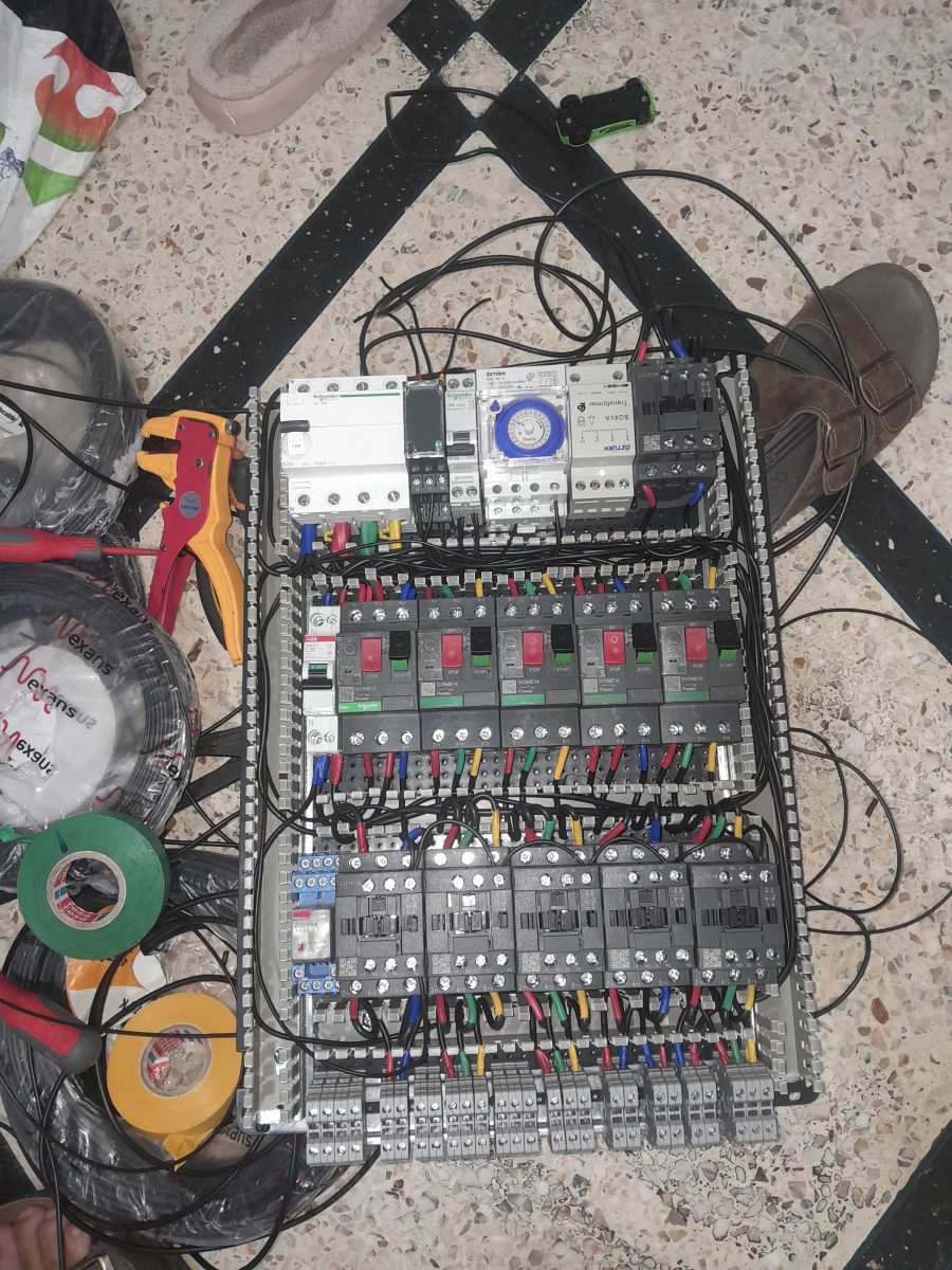 Coffret de commande d'un local technique de piscine