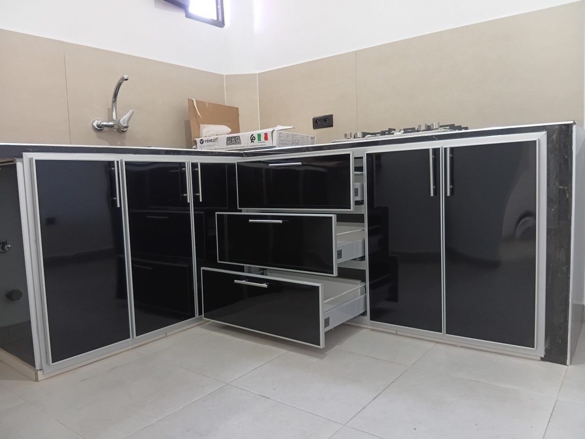 Menuiserie Aluminium à Marrakech — عبد المنعم أيت بلا