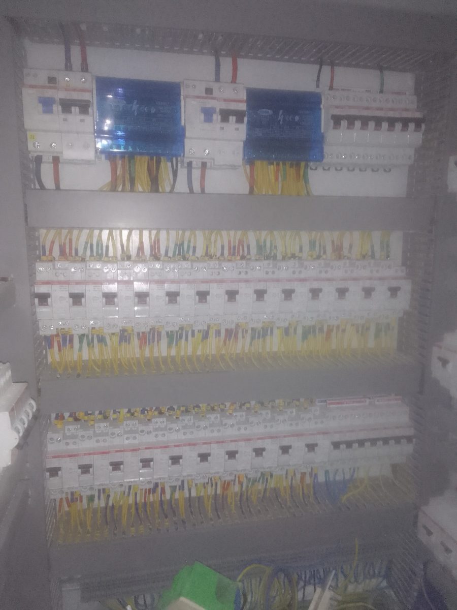 Électricien à El Jadida — Bouchaib Balrahmoun