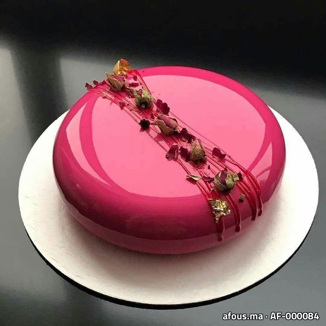 Entremets à glacage miroir rose et feuille d'or — Casablanca