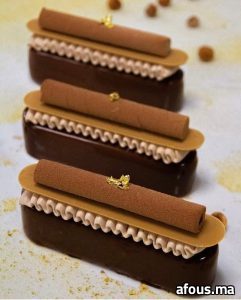 Entremets au chocolat à crème praline cannelée — Casablanca