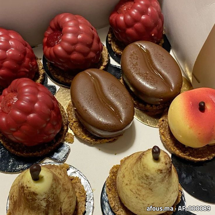 Boîte d'entremets framboise, cafe et poire tiramisu — Fès